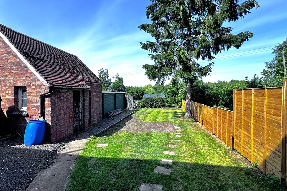 House Bedford Road in Brogborough