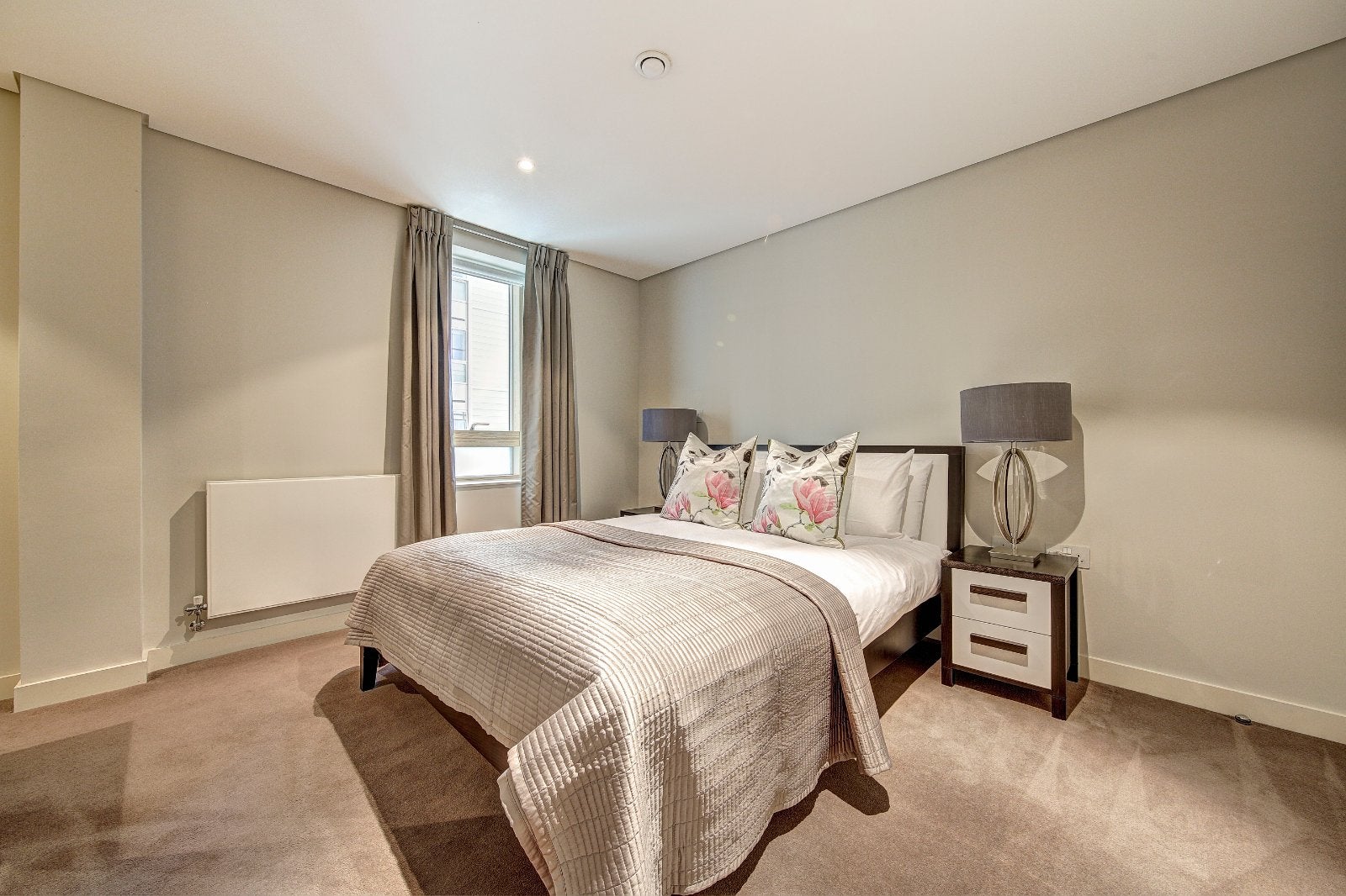 Flat Merchant Square in City of Westminster