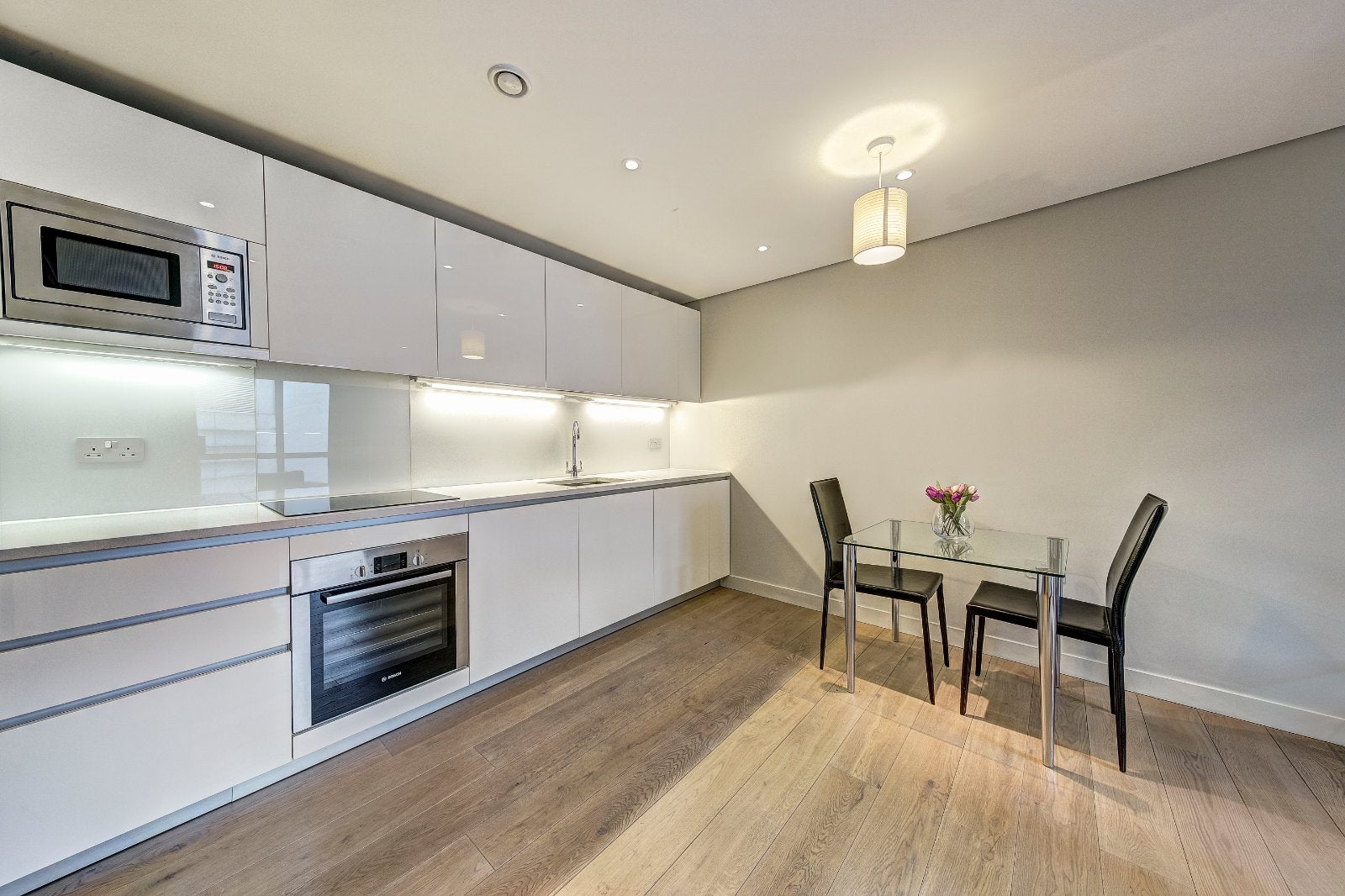 Flat Merchant Square in City of Westminster