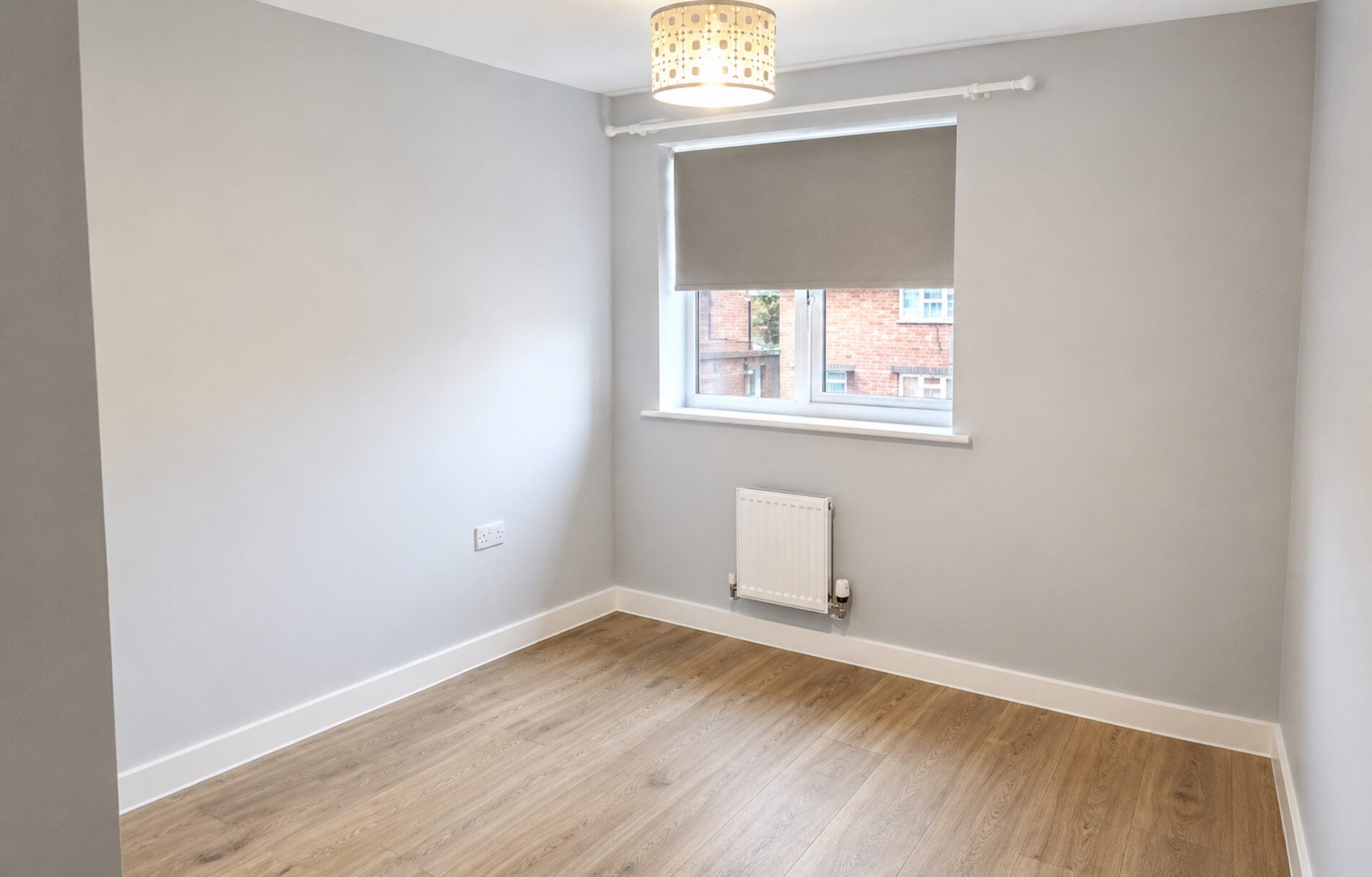 Flat Powell Road in Basildon