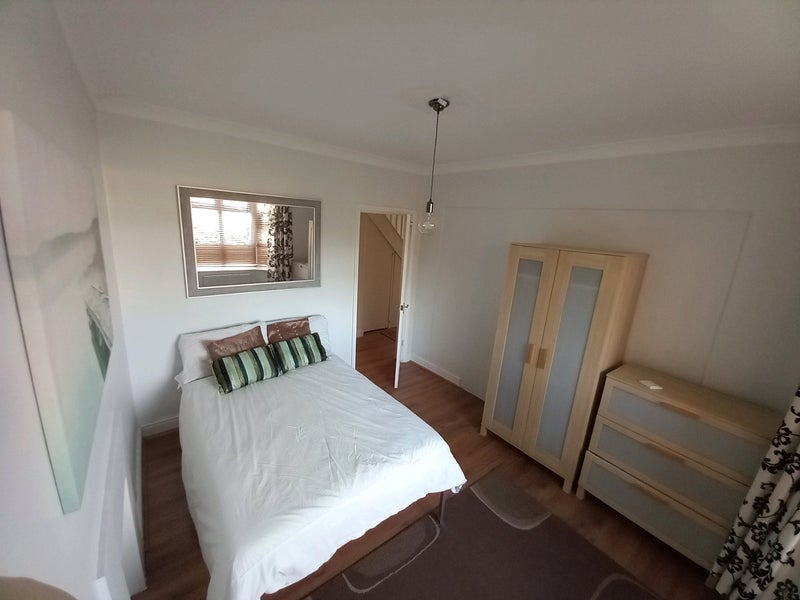 Room Redhill Drive in Bournemouth