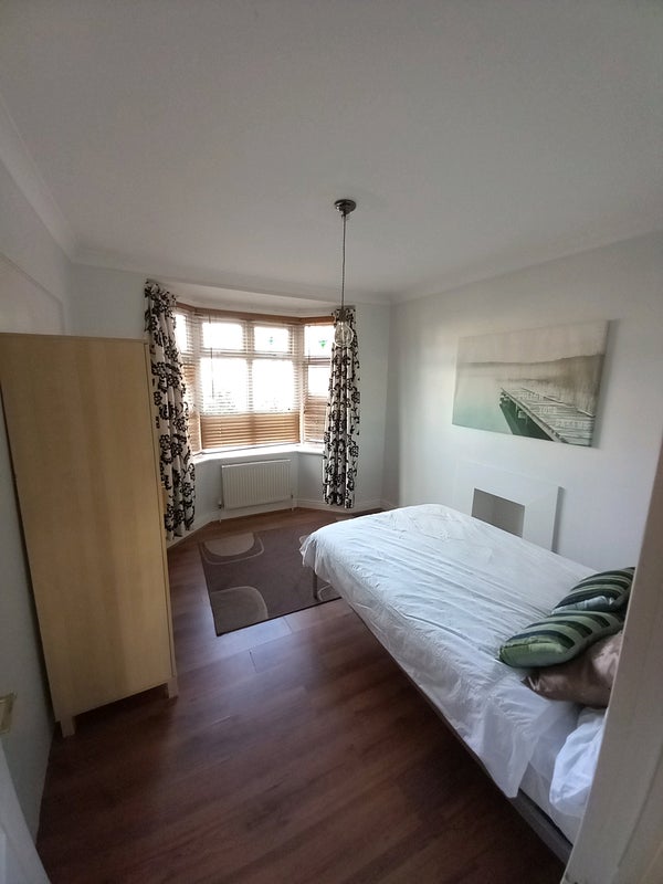 Room Redhill Drive in Bournemouth