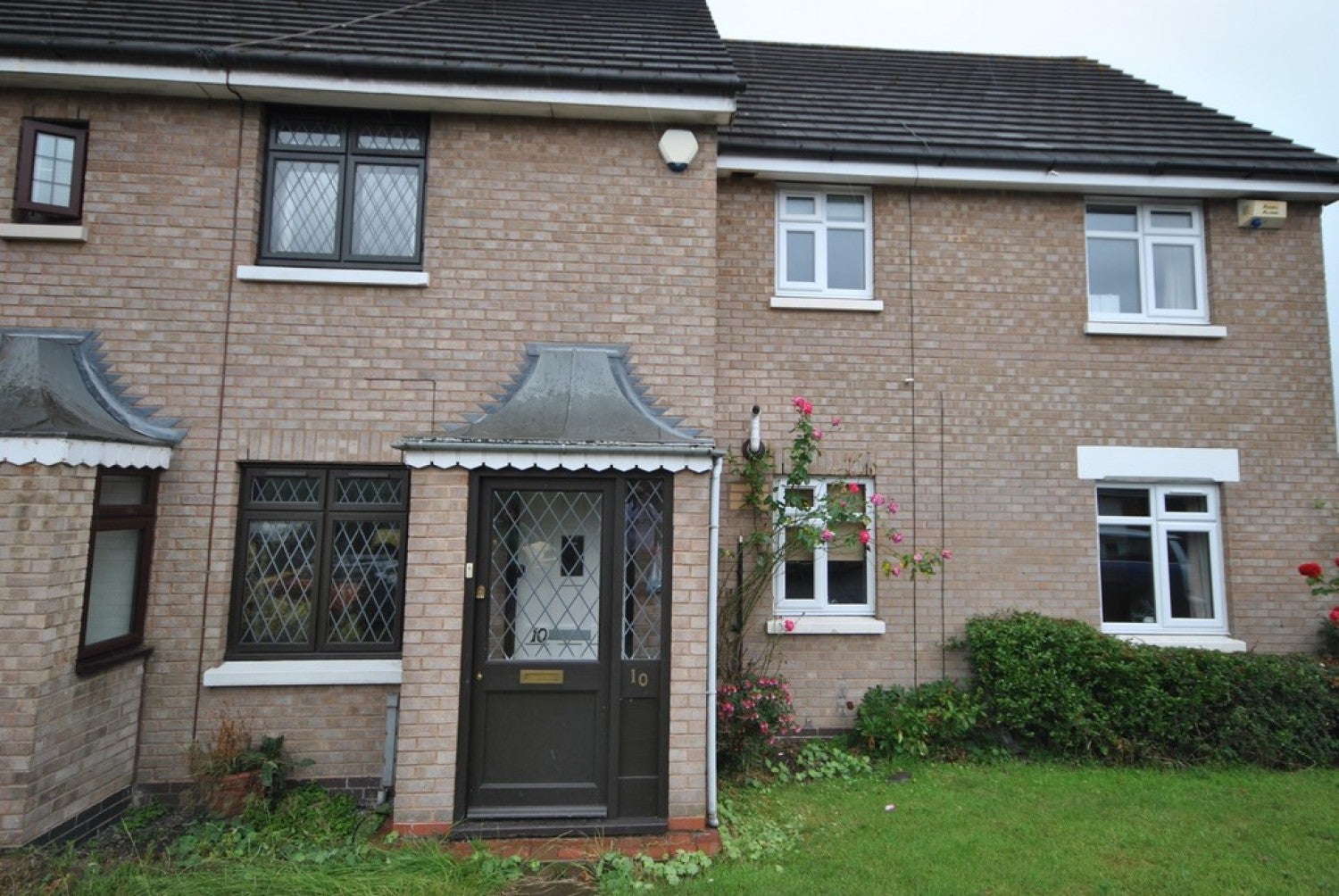 House Westgrove Avenue in Metropolitan Borough of Solihull