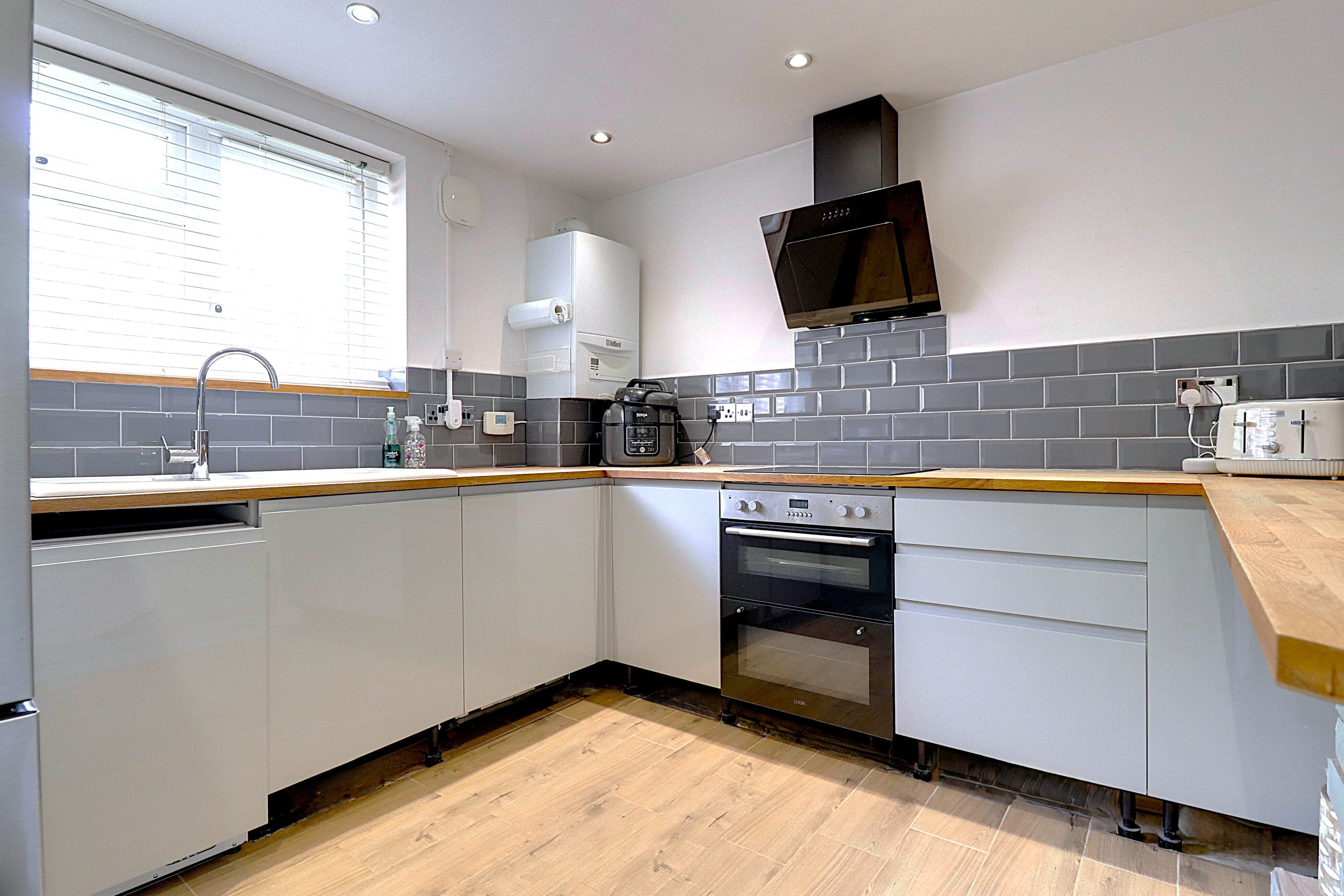 Flat Cherry Avenue in Brentwood