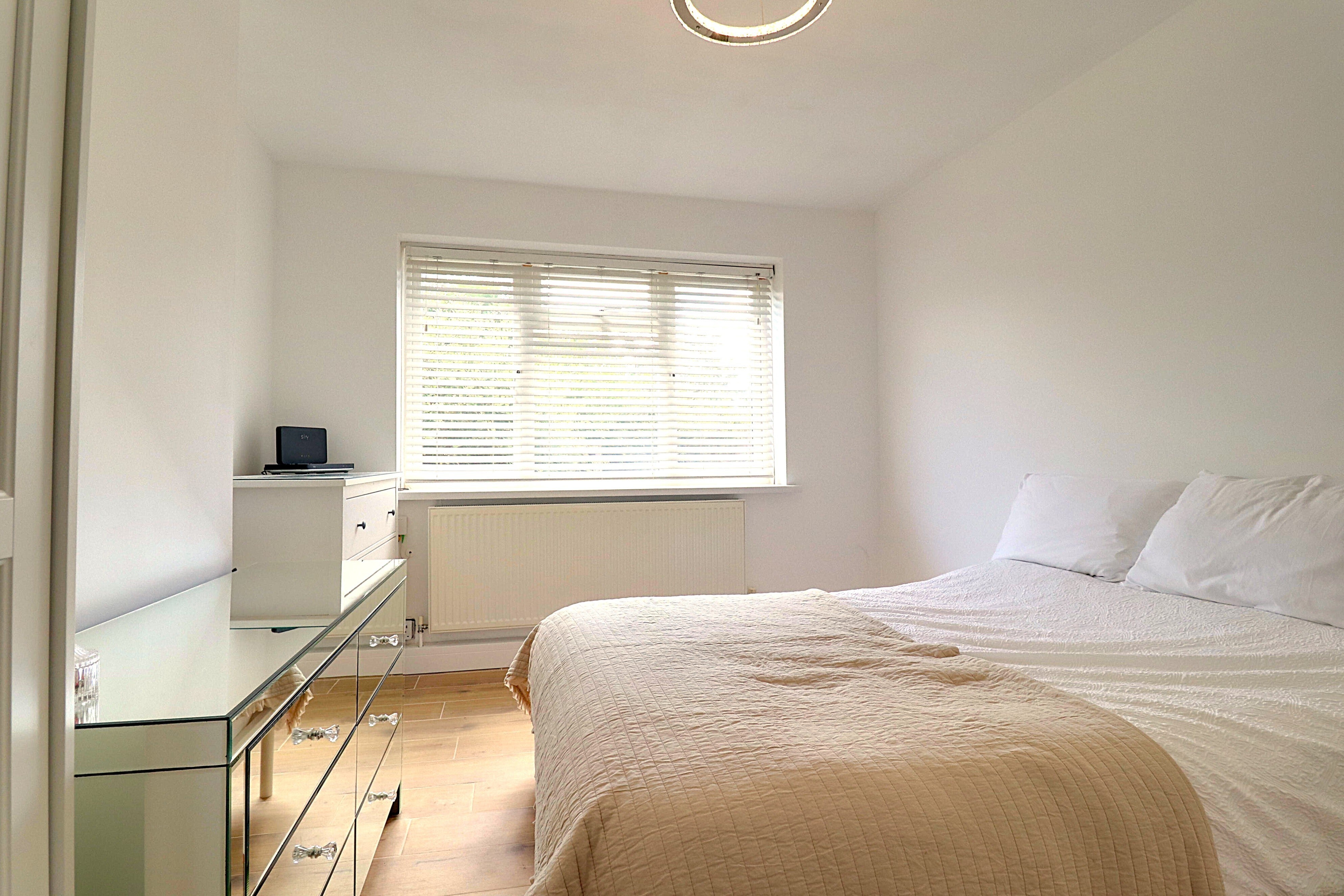 Flat Cherry Avenue in Brentwood