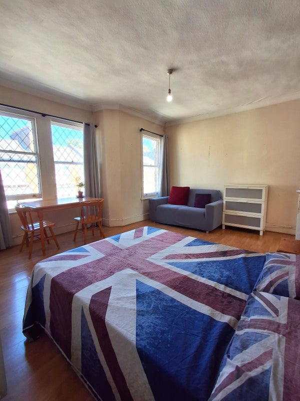 Room Brook Drive in Greater London