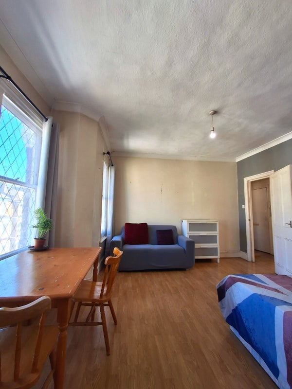 Room Brook Drive in Greater London