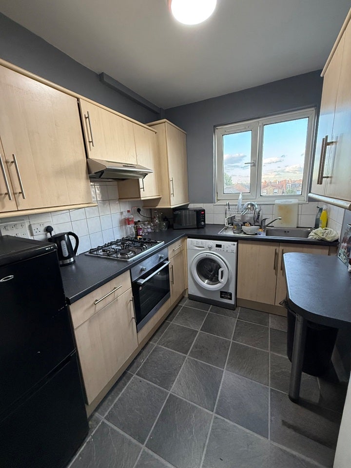 Flat Tooting Grove in Greater London