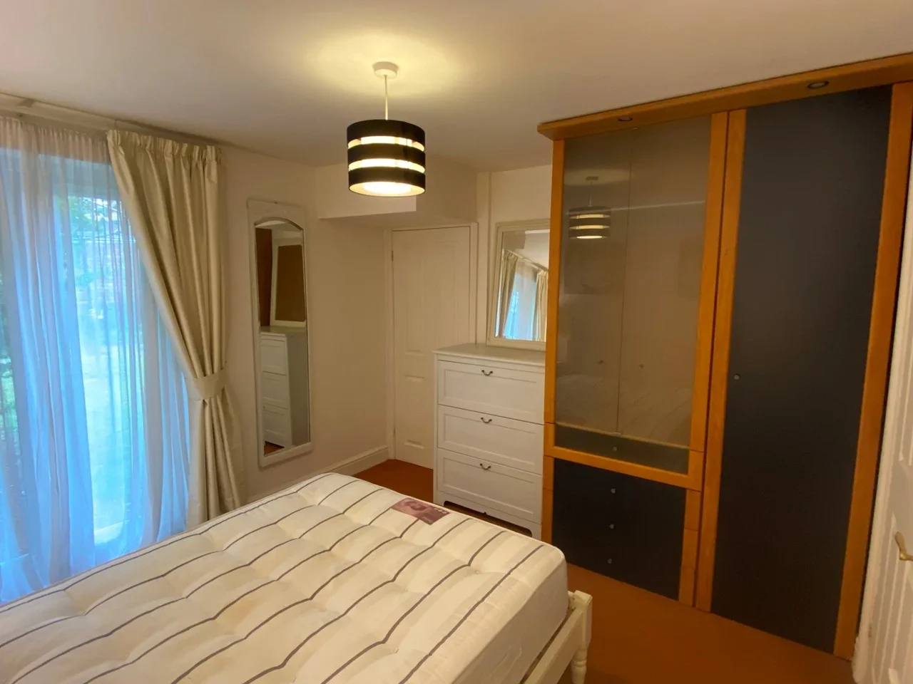 Flat South Gardens in Greater London
