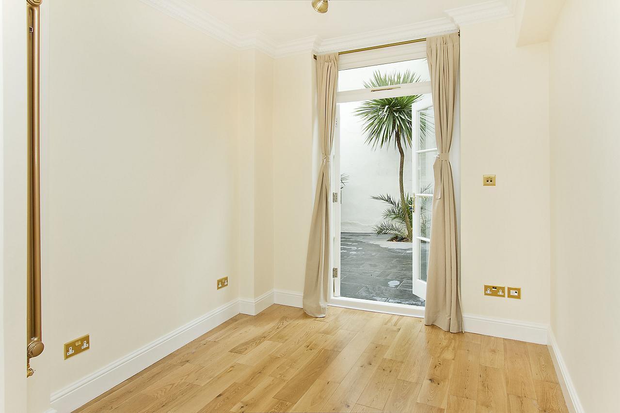 Flat Randolph Avenue in City of Westminster
