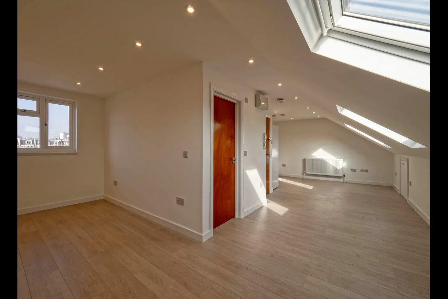 Flat Colina Mews in Greater London