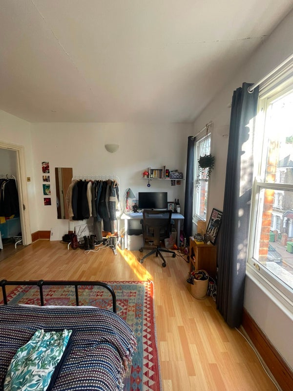 Room Brook Drive in Greater London