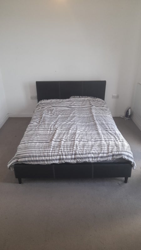 Room Bedford Road in Greater London