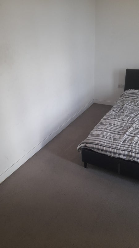 Room Bedford Road in Greater London