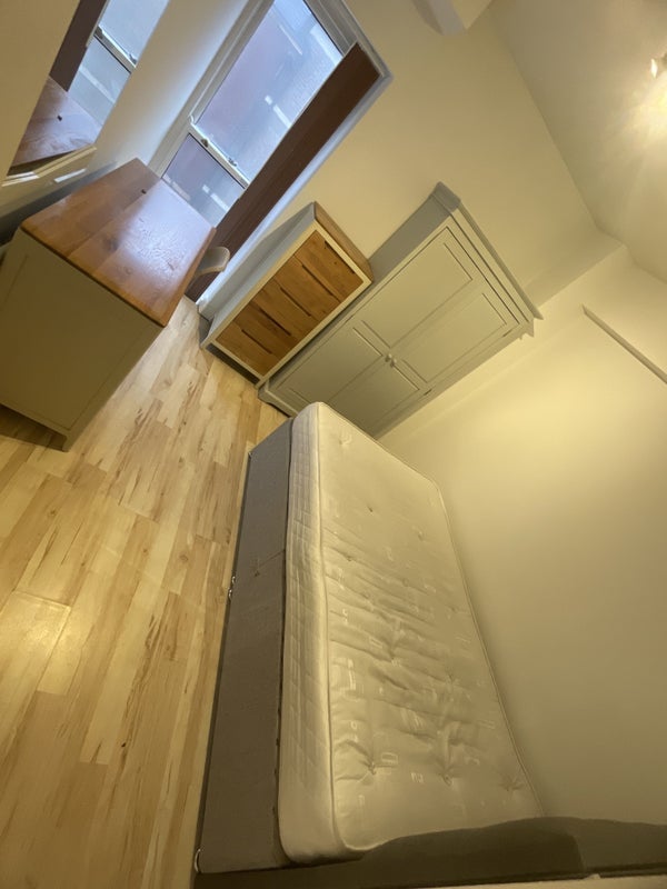 Room Leazes Lane in Newcastle upon Tyne