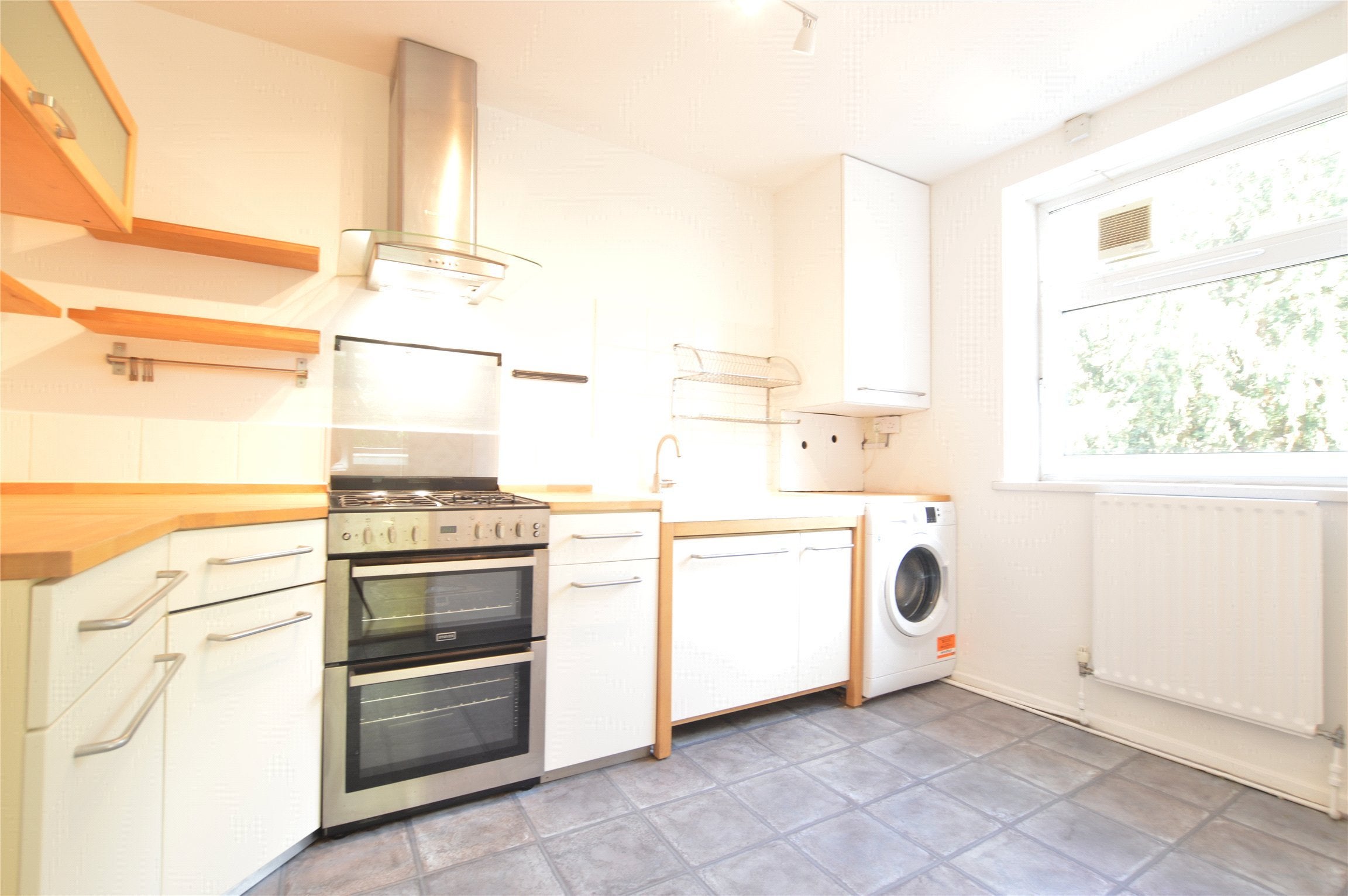 Flat West Drive in Greater London