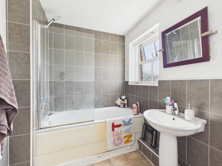 Flat Holywell Drive in Warrington