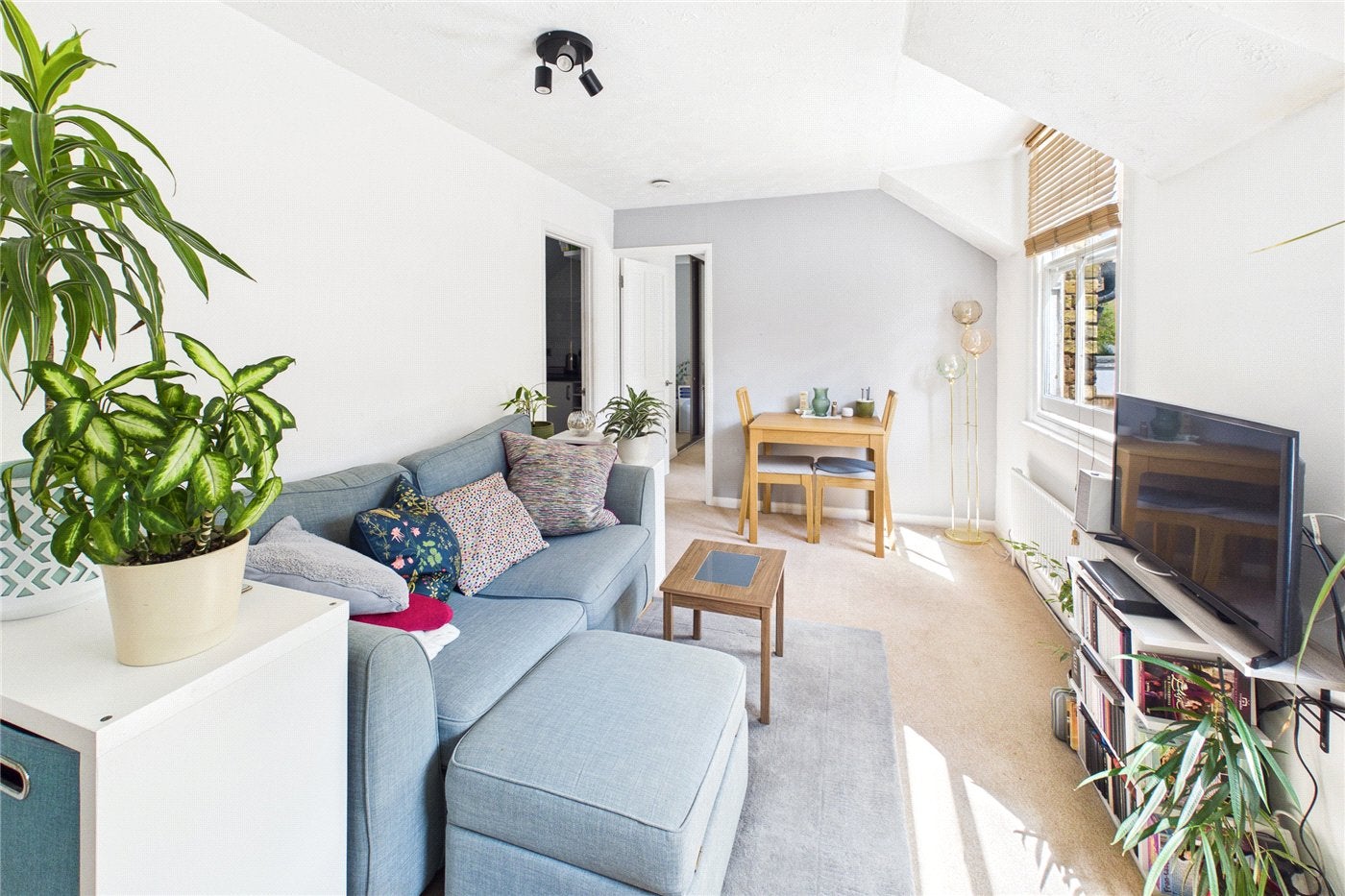 Flat Danbrook Road in Greater London