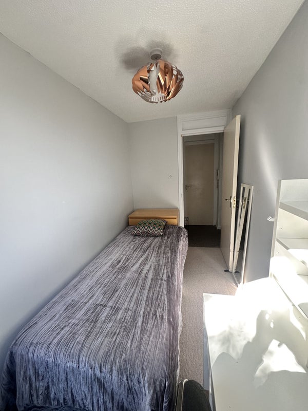 Room St John's Wood Road in City of Westminster