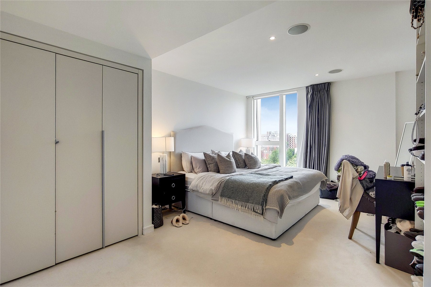 Flat Gatliff Road in City of Westminster