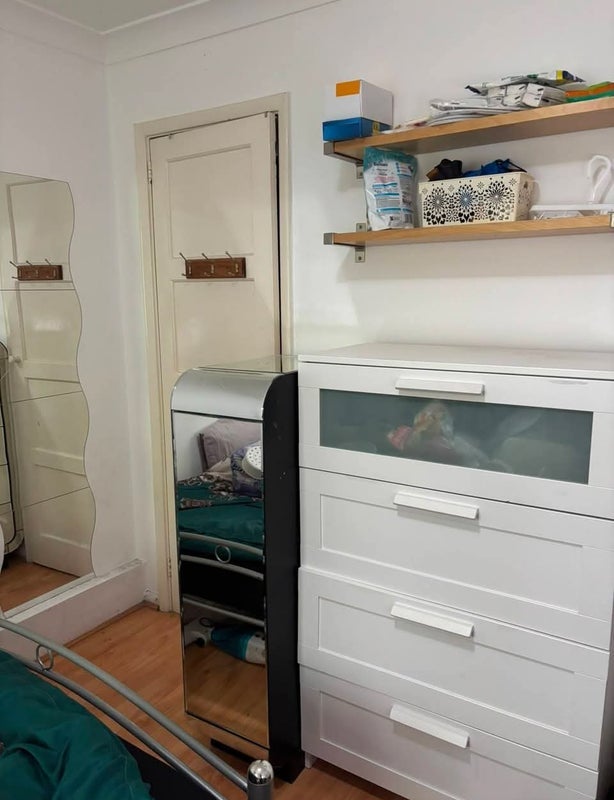 Room Broadhurst Gardens in Greater London