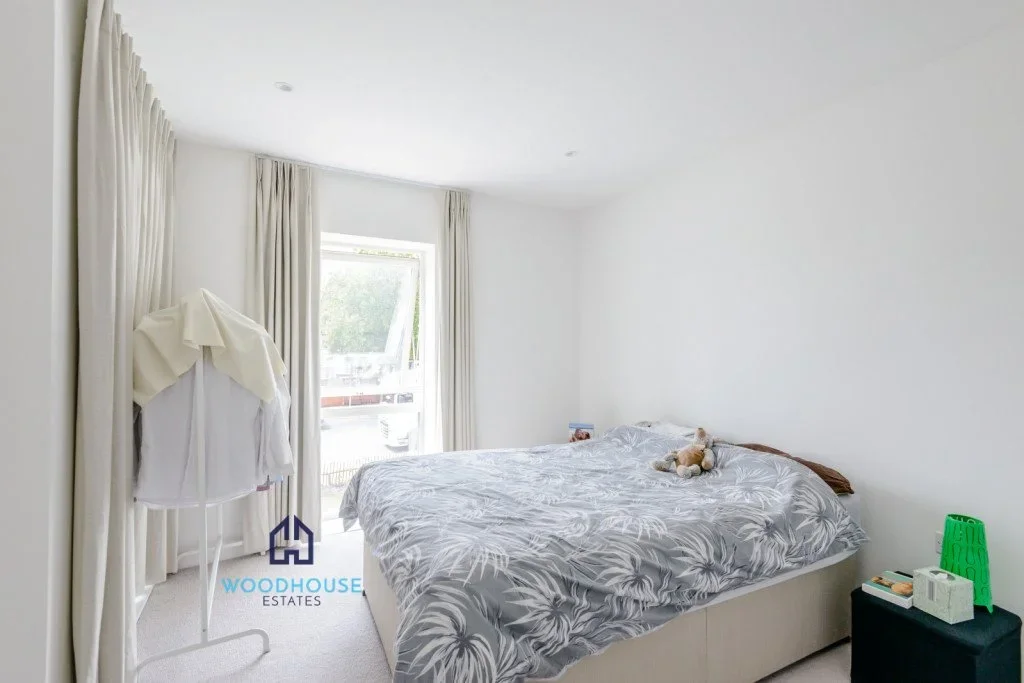 Flat Wilkinson Close in Greater London