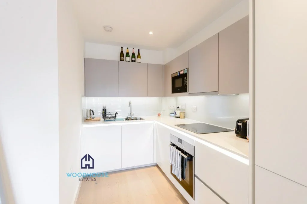 Flat Wilkinson Close in Greater London