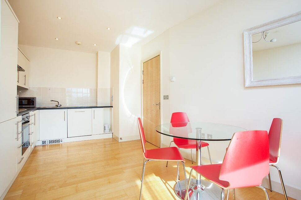 Room High Street in Borough of Runnymede