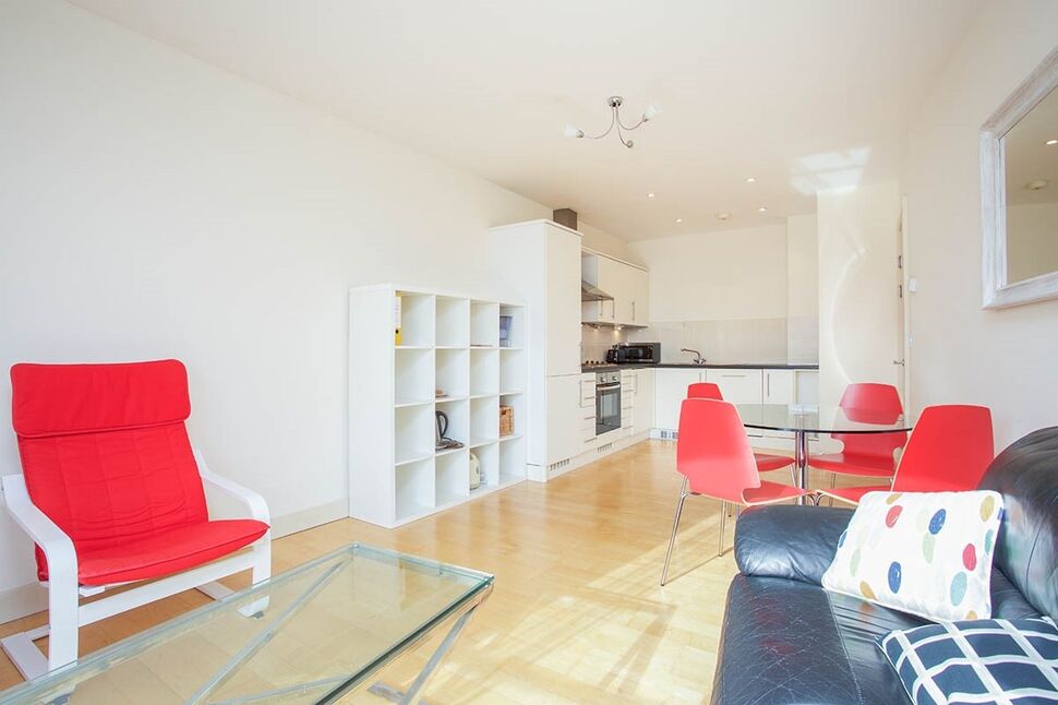 Room High Street in Borough of Runnymede
