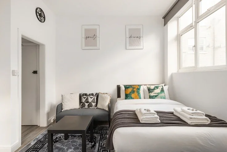 Flat Deptford Broadway in Greater London