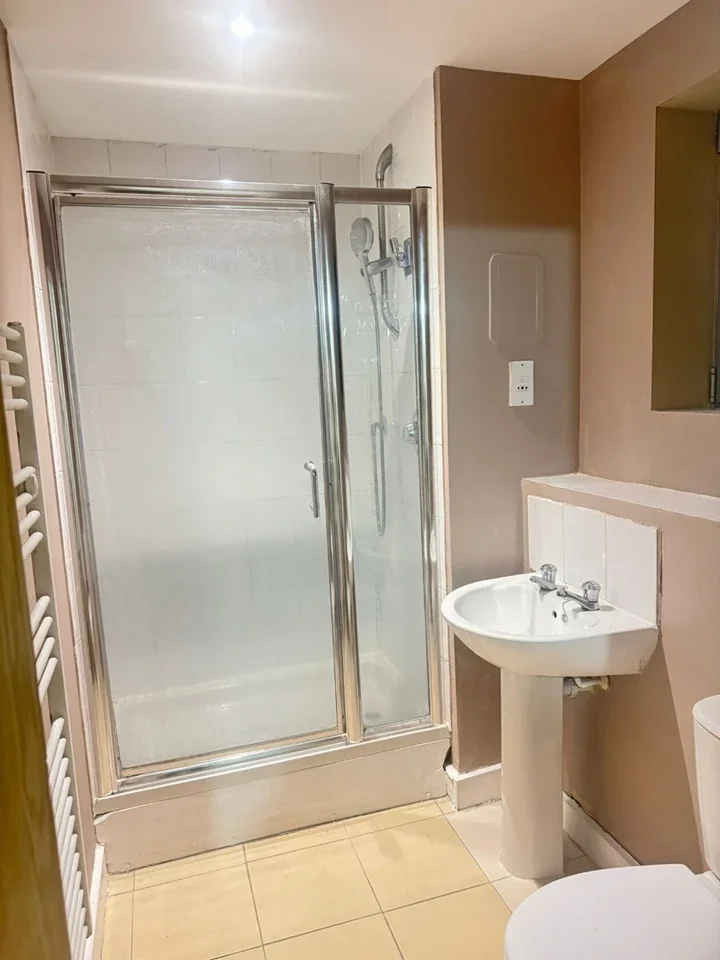 Room Merbury Road in Greater London