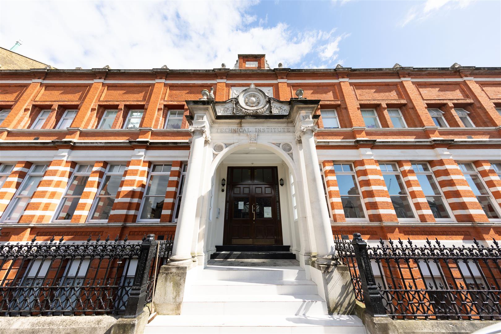 Flat Adelaide Road in Greater London
