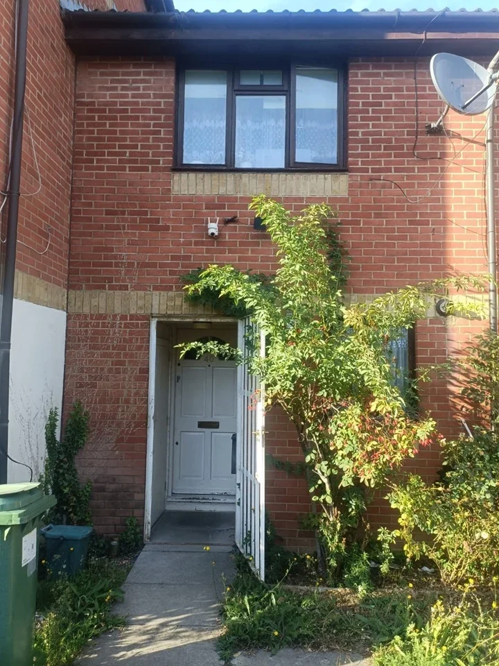 House Cambridge Close in Greater London