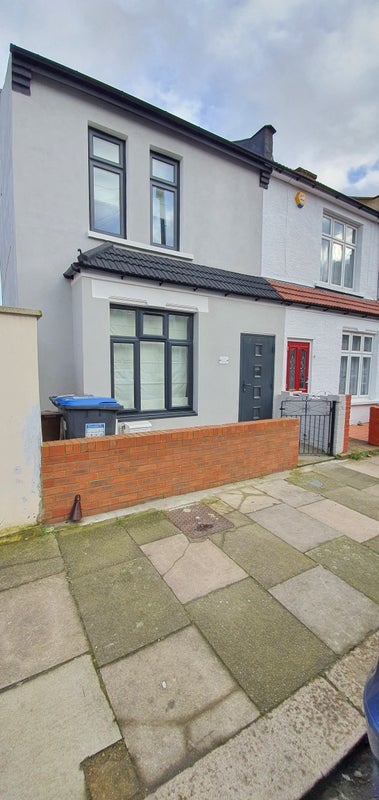 Room Marsden Road in Greater London