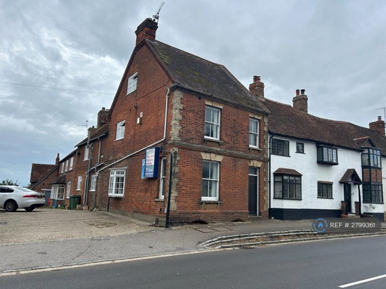 House High Street in Whitchurch