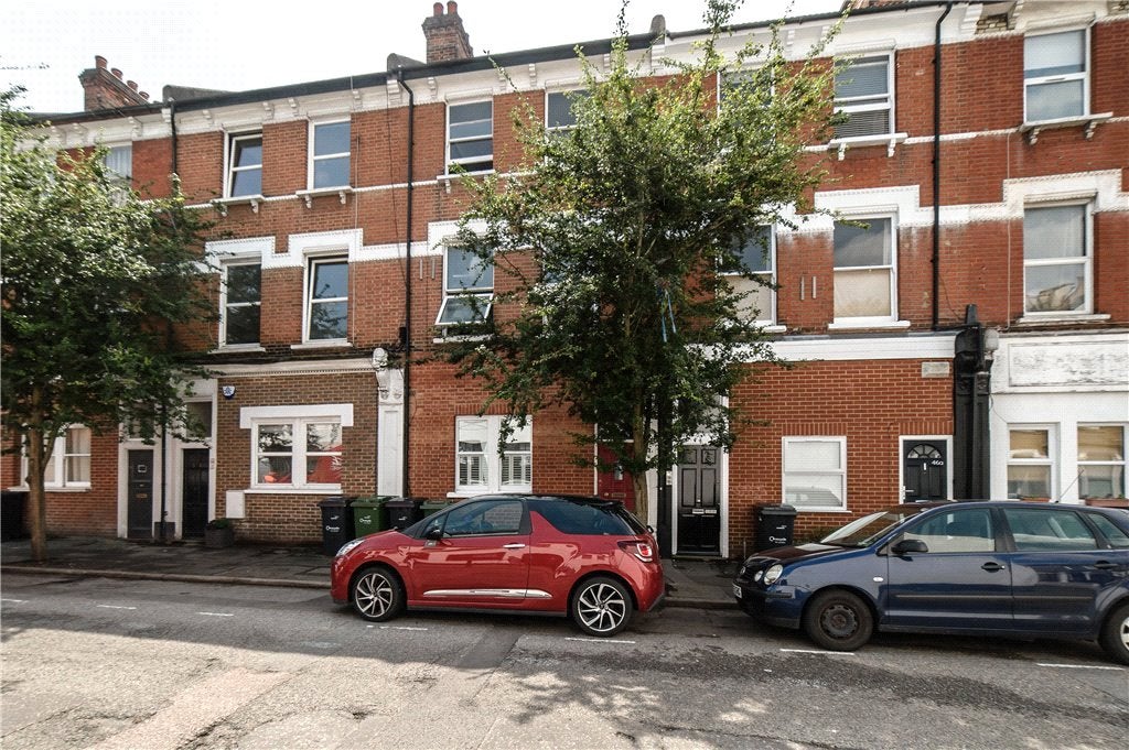 Flat Morrish Road in Greater London
