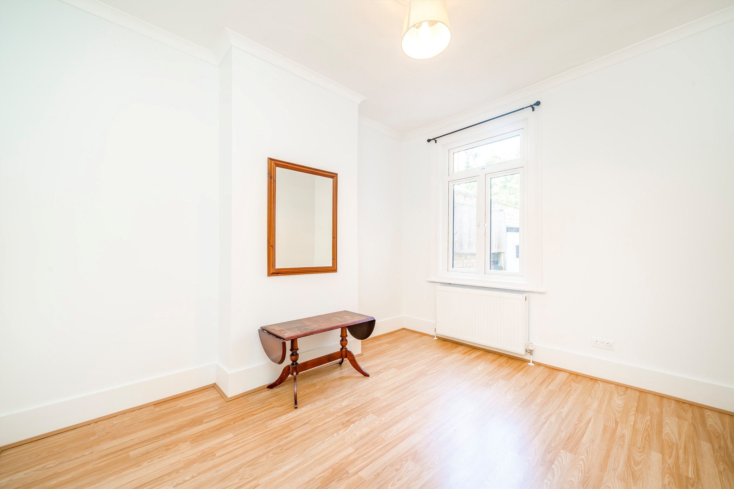 House Gayford Road in Greater London