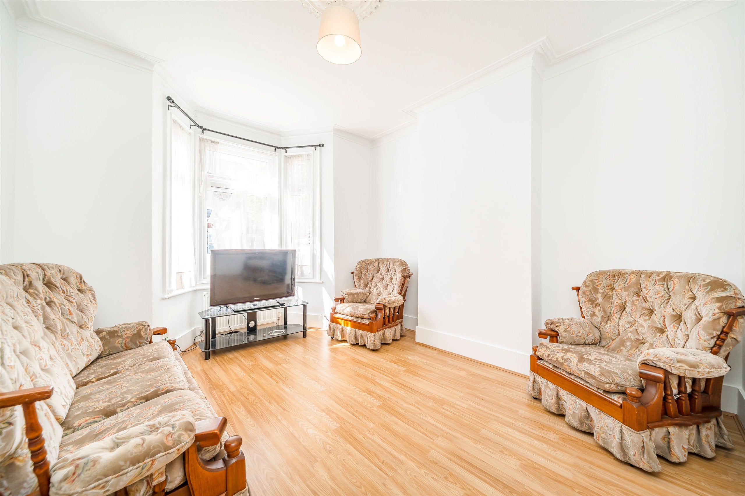 House Gayford Road in Greater London