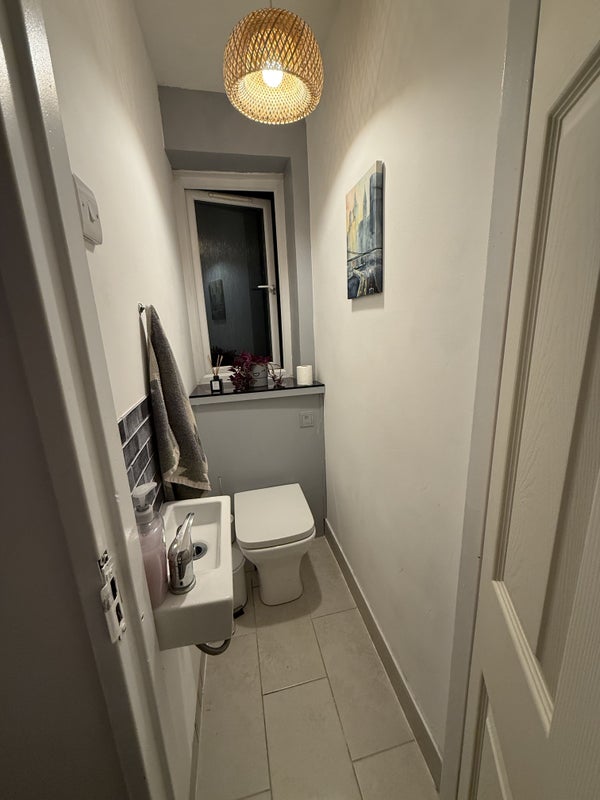 Room Cortis Road in Greater London