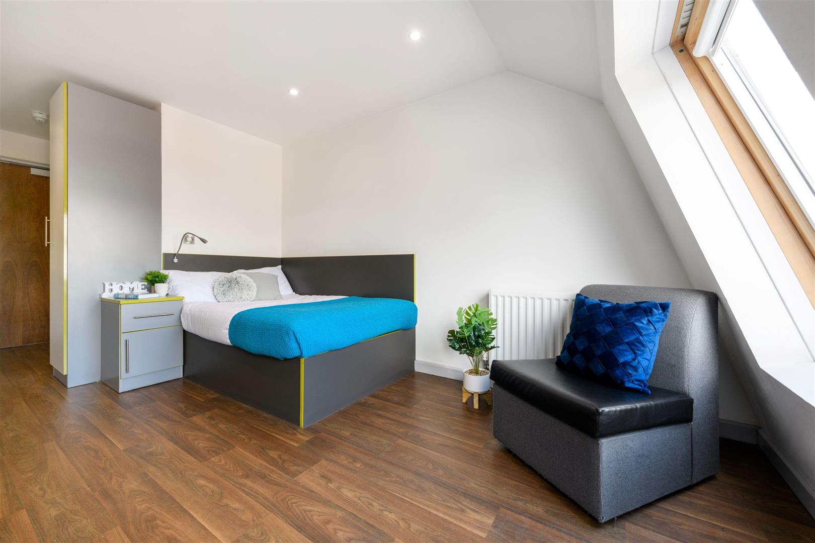 Room Hull Road in York