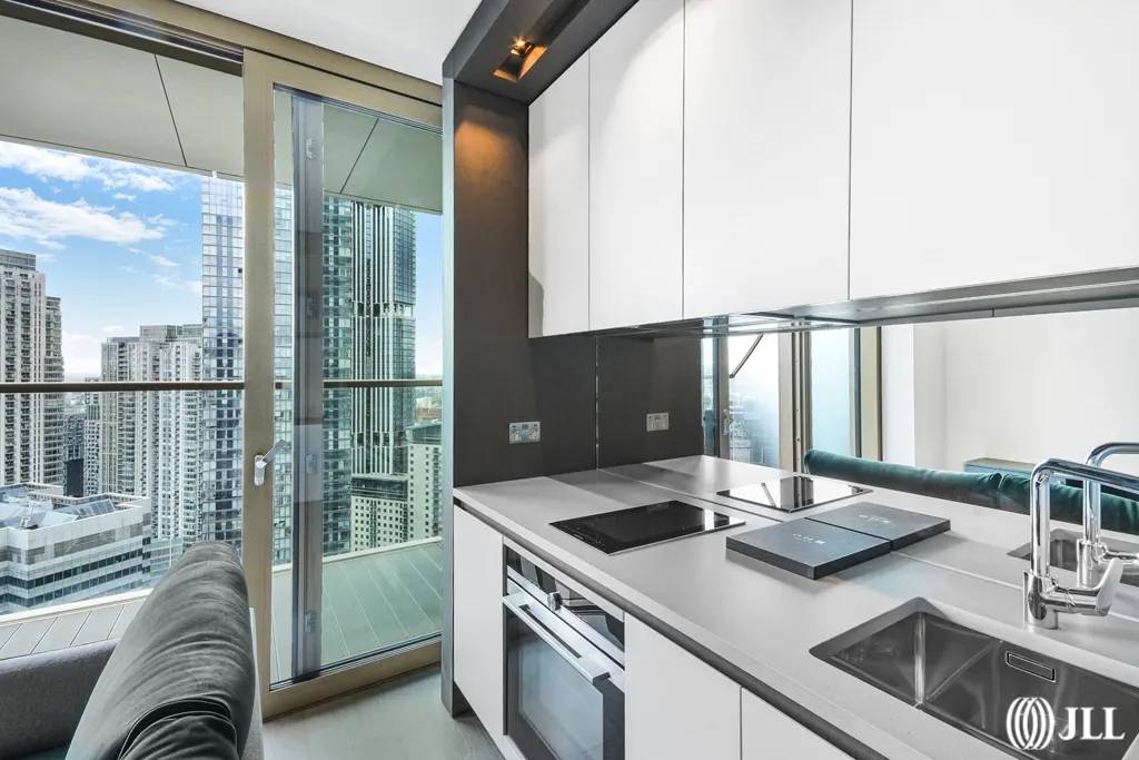 Flat Harbord Square in Greater London