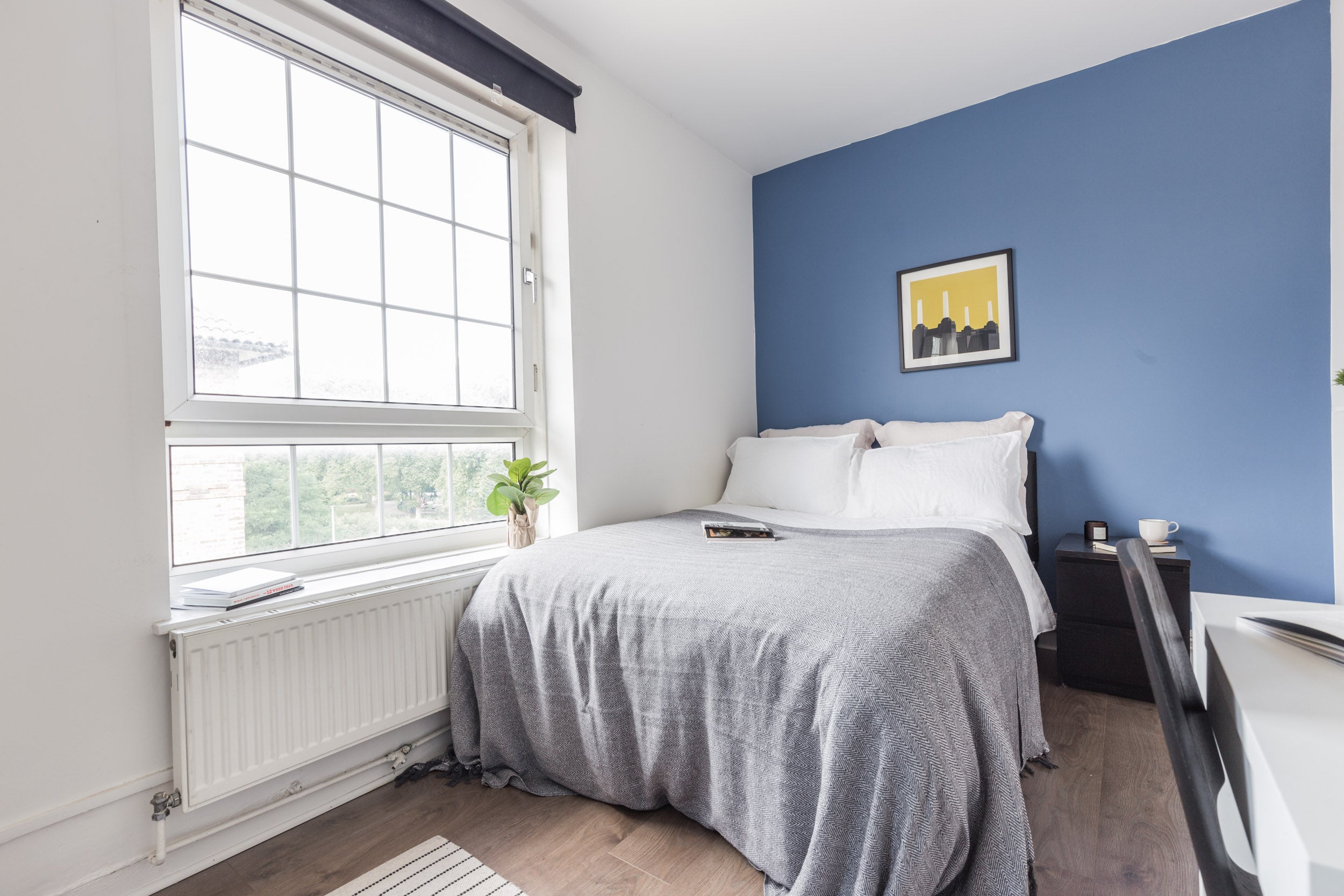Flat Hale Street in Greater London
