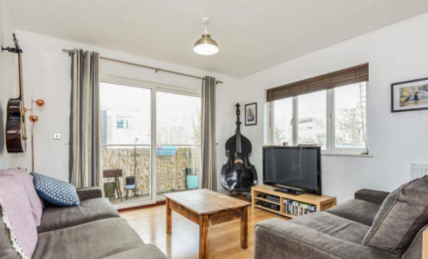 Flat Chatsworth Road in Greater London