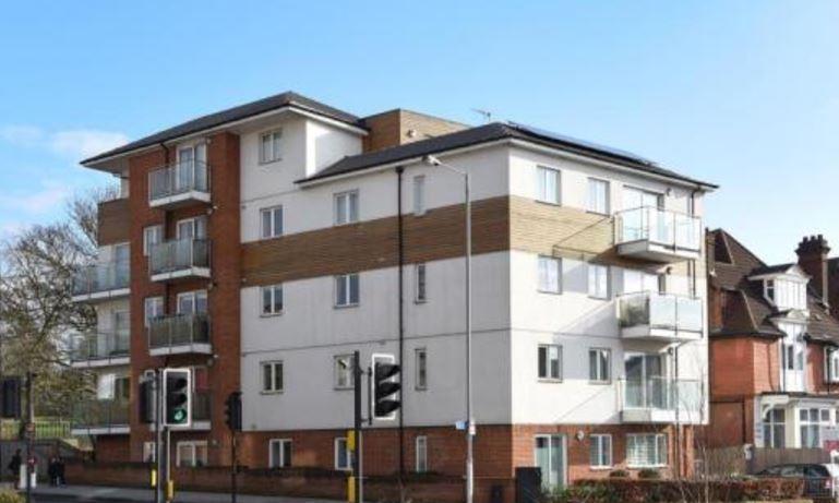 Flat Chatsworth Road in Greater London