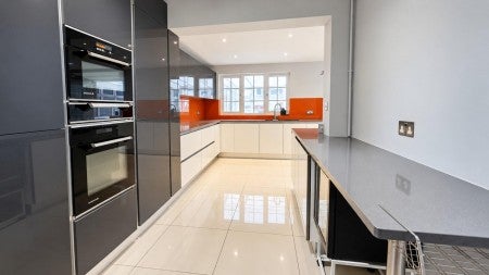 House Birchen Grove in Greater London