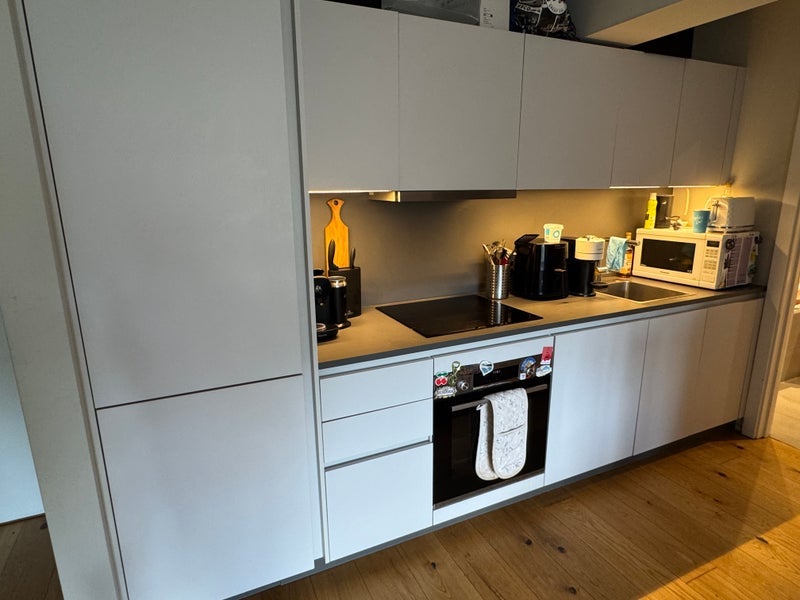 Room Kings Avenue in Greater London