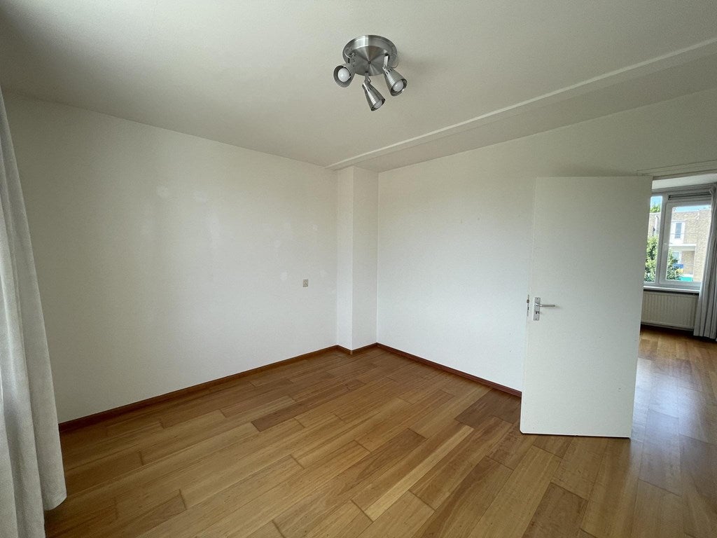 Appartement Adelbert van Scharnlaan R 6