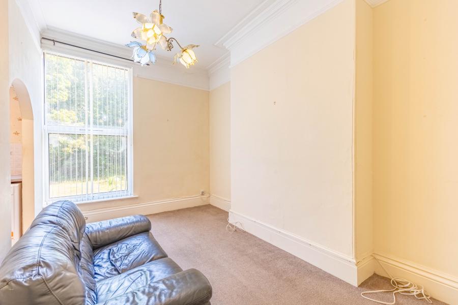Flat Westfield Terrace in Leeds
