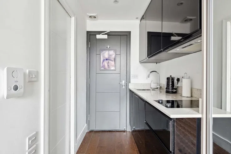Flat Golden Square in City of Westminster