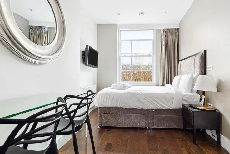 Flat Golden Square in City of Westminster